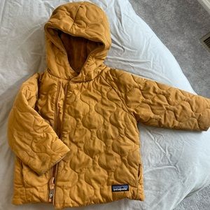 Patagonia quilted puff coat. Size 2T.